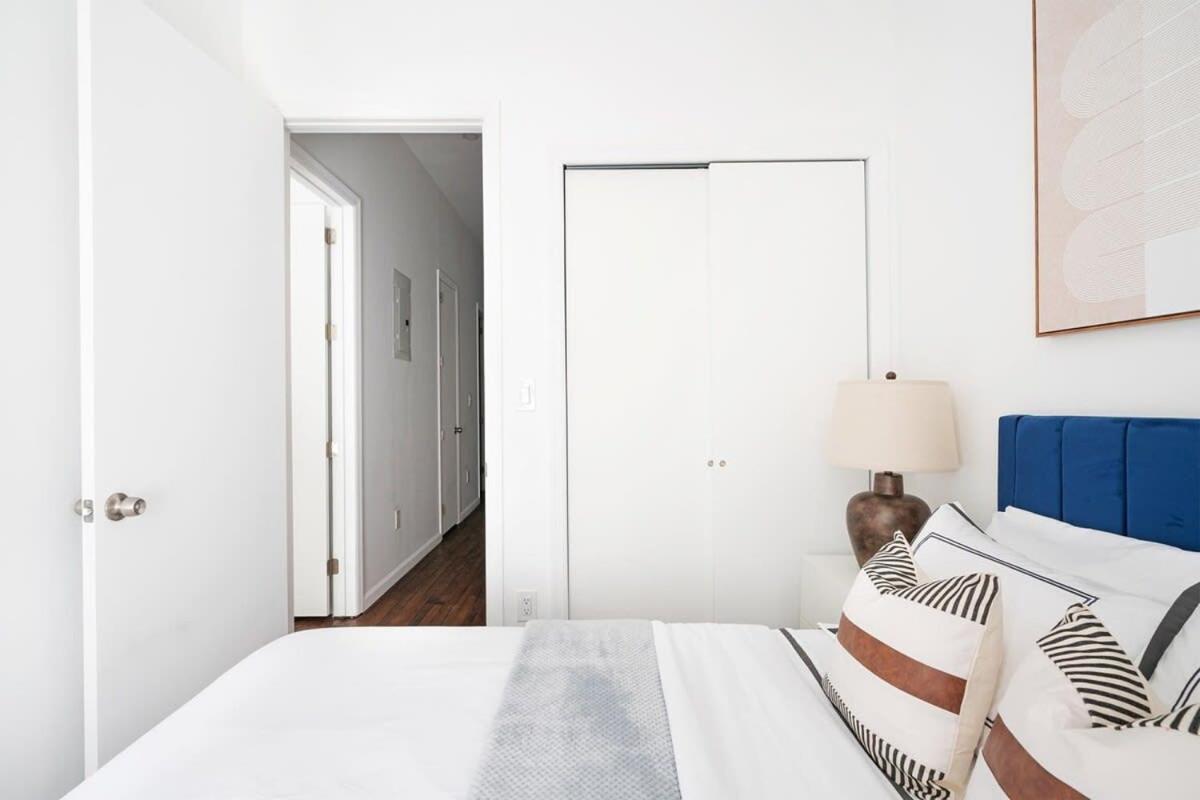 Apartment 91-1d 3br 2baths Duplex With A Private Back Yard - Gym New York
